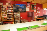 The Breeze Hotel, Busia - bar