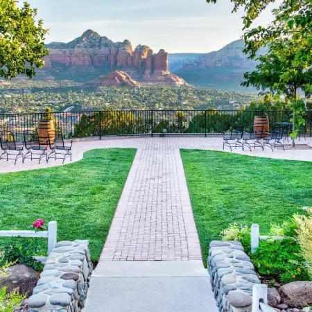 Sky Ranch Lodge