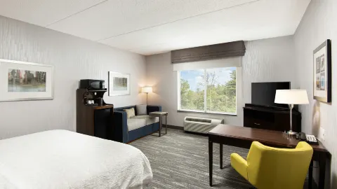 Hampton Inn & Suites by Hilton Barrie in Simcoe County