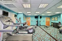 Fairfield Inn & Suites Milwaukee Airport - parking