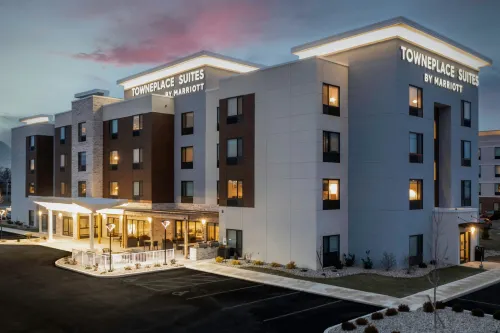 TownePlace Suites Sidney - Parkplatz
