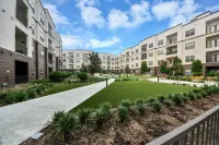 Family-Friendly Houston Apartment: Game Room, Pool & King Beds! - Condos