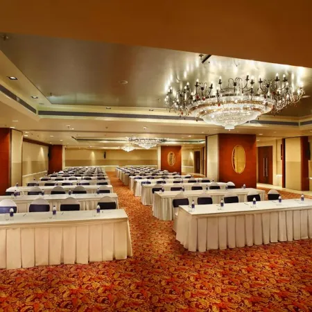 Mahagun Sarovar Portico Suites