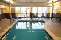 Fairfield by Marriott Inn & Suites Marquette - Swimmingpools