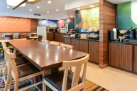 Fairfield Inn & Suites Jacksonville Orange Park - breakfast