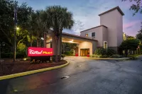 Red Roof Plus+ Palm Coast - Parkplatz