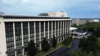 Grand Laurel Hotel - 3-Star