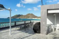 Novels Villa is Family friendly home with the Caribbean Sea as your backyard - Wi-Fi