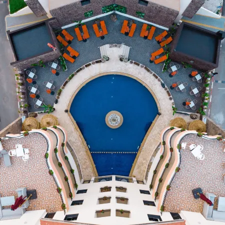 Hotel Paradise KMA