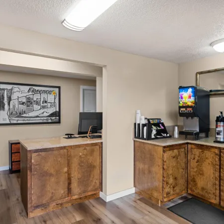 Super 8 by Wyndham Florence or