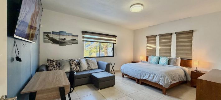 Big House Pool Grill, 4 Bedrooms 12 Ppl AC Ocean View TV Wifi Hotels in Guaymas