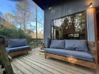 Oak Cabin - Hot Tub, BBQ, WiFi & Riverside - 2-Sterne