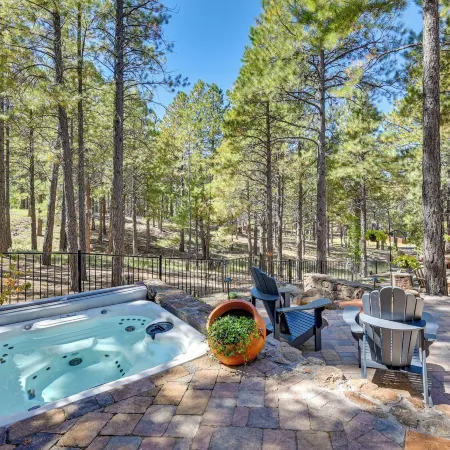 Flagstaff Hideaway Private Hot Tub, 4 Mi to Dtwn!