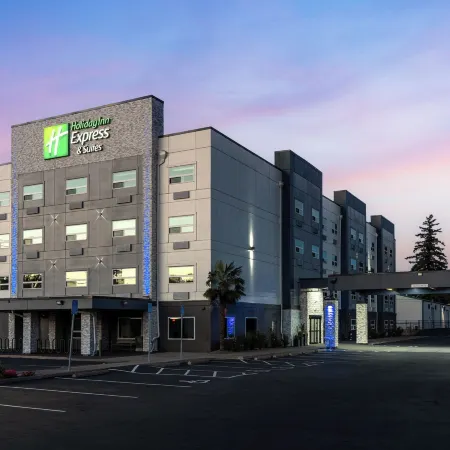 Holiday Inn Express and Suites Portland East by IHG