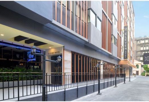 2. 일레븐 호텔 방..