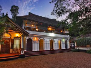 Kumarakom Tharavadu - A Heritage Hotel, Kumarakom