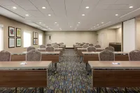 Holiday Inn Express & Suites Merced - Yosemite Natl PK Area