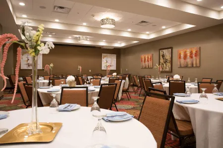 Holiday Inn Murfreesboro Отели рядом с достопримечательностью «Greenway Trailhead»