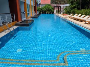 Phuket Seaview Resotel