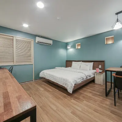 U Hotel Các khách sạn gần Phố chủ đề Vàng