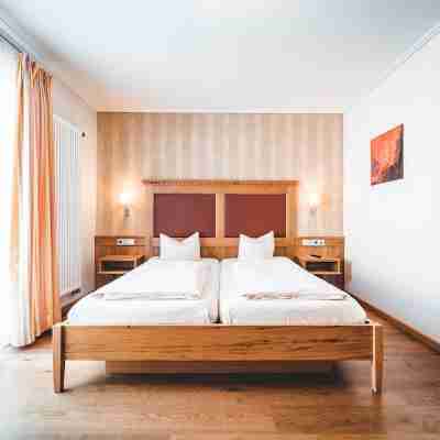 Hotel & Gasthof Lowen Rooms
