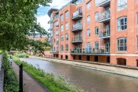 Modern 2 Bedroom Apartment in Popular Jericho !!!