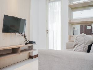 Cozy and Luxury 1Br Apartment at Scientia Residence