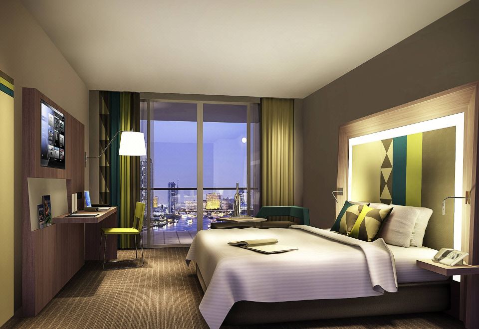 노보텔 마닐라 아라네타 시티 호텔의 현대적인 외관