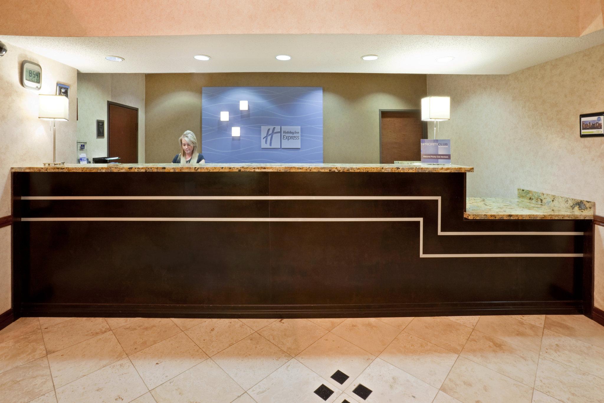 Holiday Inn Express & Suites Dallas Park Central Northeast