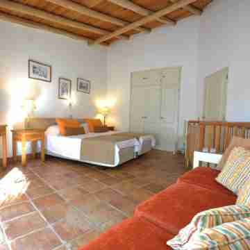 Fantastic Outdoor Area, Private Pool, Tennis Court Golf Practice Facility Rooms
