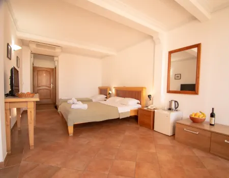 Levantin Inn 1/3 Room N.3 Sea Side