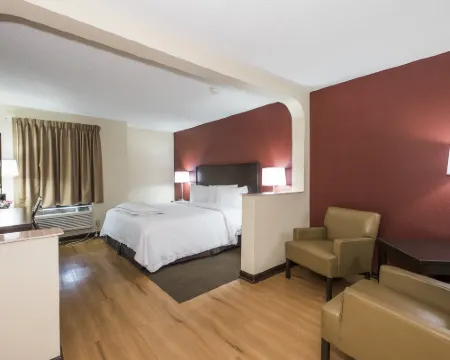 レッド ルーフ イン プラス + & スイーツ オペライカ オペライカのホテル