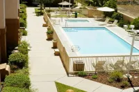 Hampton Inn & Suites Redding - Pools