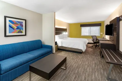 Holiday Inn Express & Suites Albuquerque-N. Balloon Fsta PK Hotels in Rio Rancho
