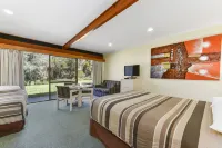 William Macintosh Motor Lodge Hotels in Naracoorte
