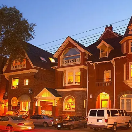Madison Manor Boutique Hotel Отели рядом с достопримечательностью «Район Йорквилл»