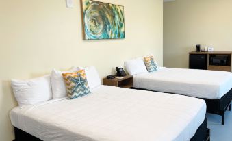 Travelodge by Wyndham Panama City Beach / Beachfront