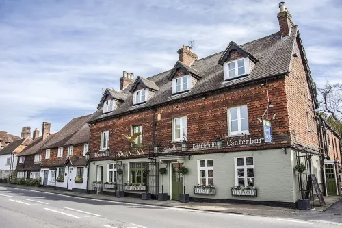 The Swan Inn Hotels in Hindhead