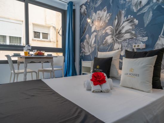 EL RINCON DE MARY JOE  BEAUTIFUL HOUSE IN THE CENTER OF LLORET DE MAR