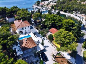➤ Exclusive „Villa Marumare“ ★ Completed 2021 ★ Pool ★ 300M to the Beach