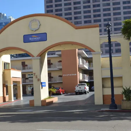 Baymont by Wyndham San Diego Downtown Отели рядом с достопримечательностью «Музей Железнодорожных Моделей»