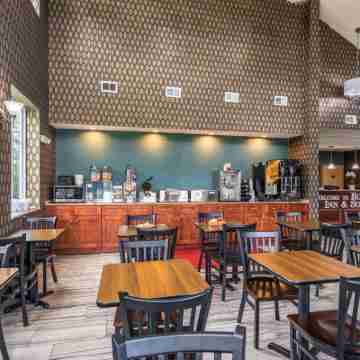 Rodeway Inn & Suites Ithaca South Dining/Meeting Rooms