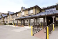 Triplodge of Santa Clarita Hotels in Santa Clarita