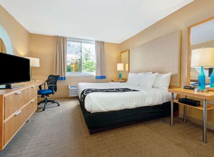 La Quinta Inn & Suites by Wyndham Coral Springs South