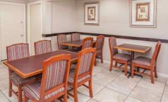 Days Inn by Wyndham Fort Wayne