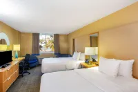 La Quinta Inn & Suites by Wyndham Sarasota Downtown Hotels in Sarasota