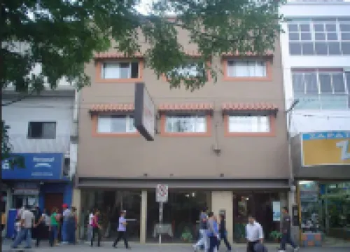 薩爾塔馬奈酒店 酒店