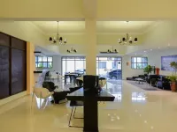 Santiago Hotel Hotels near Mitre Train Station