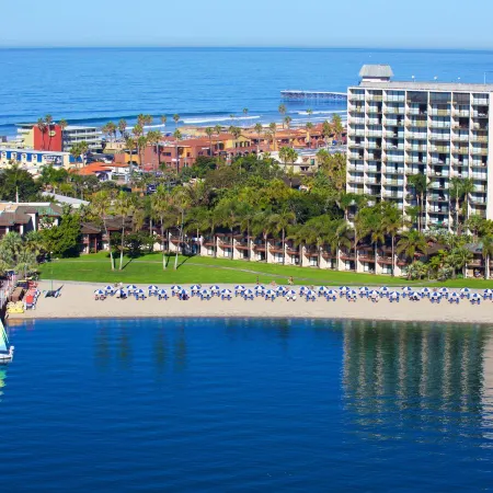 Catamaran Resort Hotel and Spa Отели рядом с достопримечательностью «Пляж Пасифик-бич»