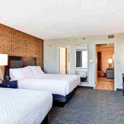 Embassy Suites by Hilton Minneapolis Airport Rooms